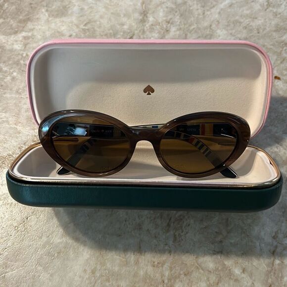 Kate Spade Sunglasses with Case - Picture 1 of 7